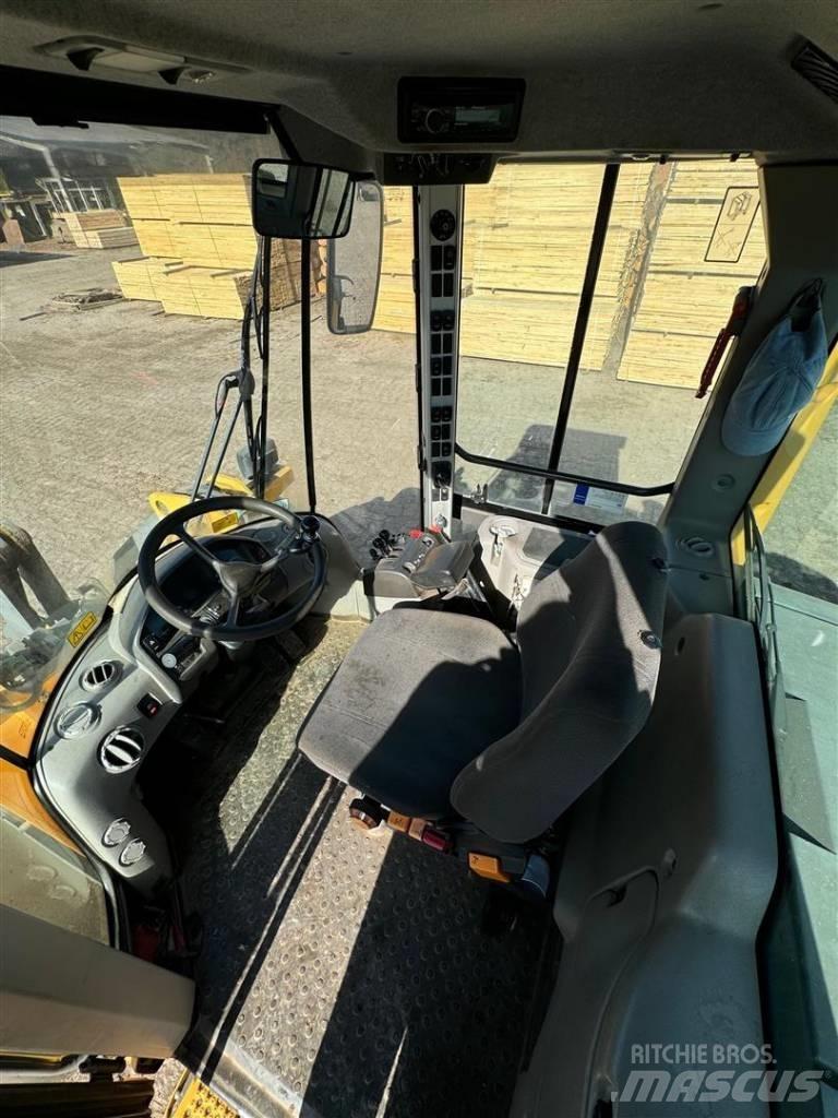 Volvo L 60 F Gumikerekes homlokrakodók