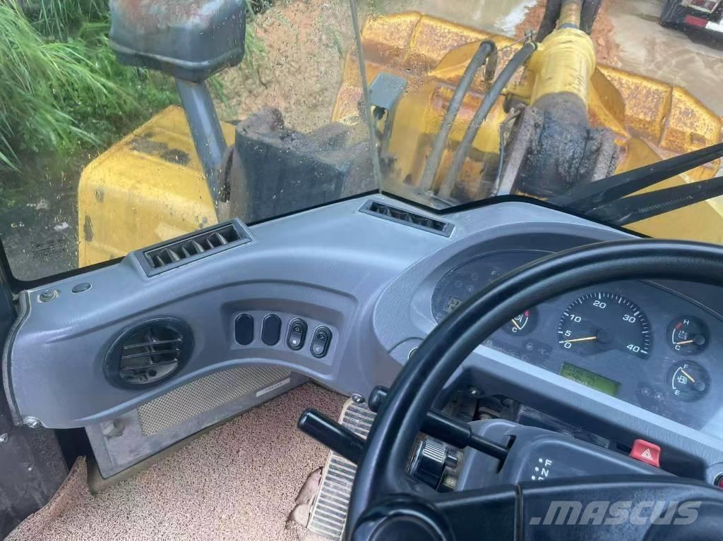 Komatsu WA 380-6 Gumikerekes homlokrakodók