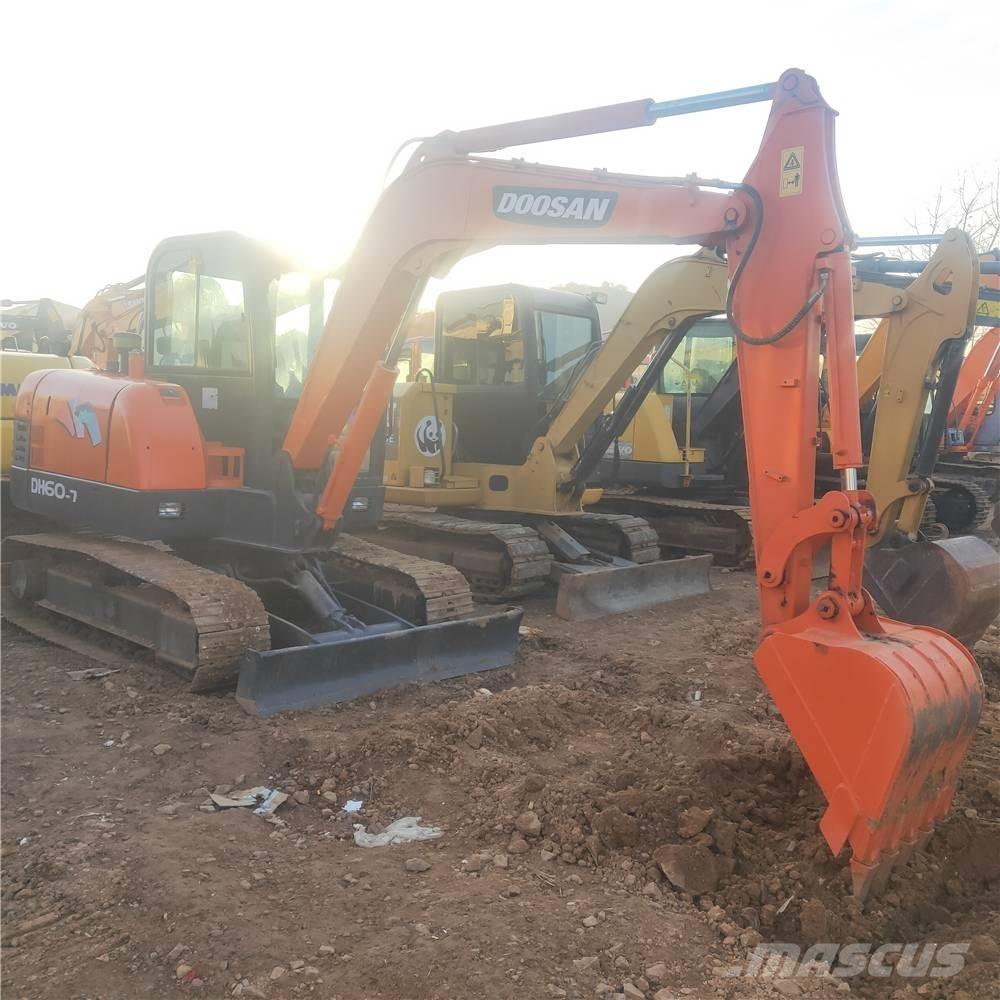 Doosan DH60-7 Mini kotrók < 7t