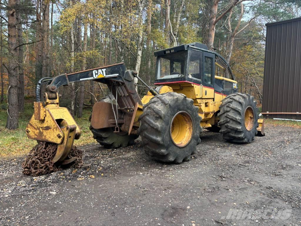 CAT 525B Skidder Vonszolók