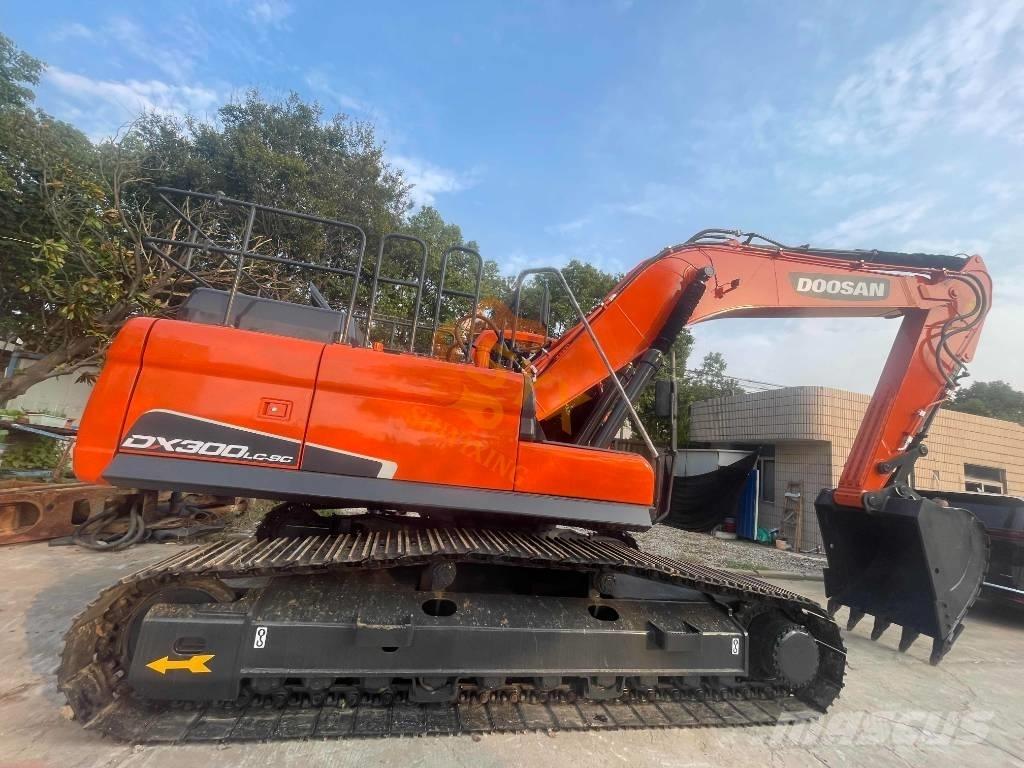 Doosan DX 300 Lánctalpas kotrók