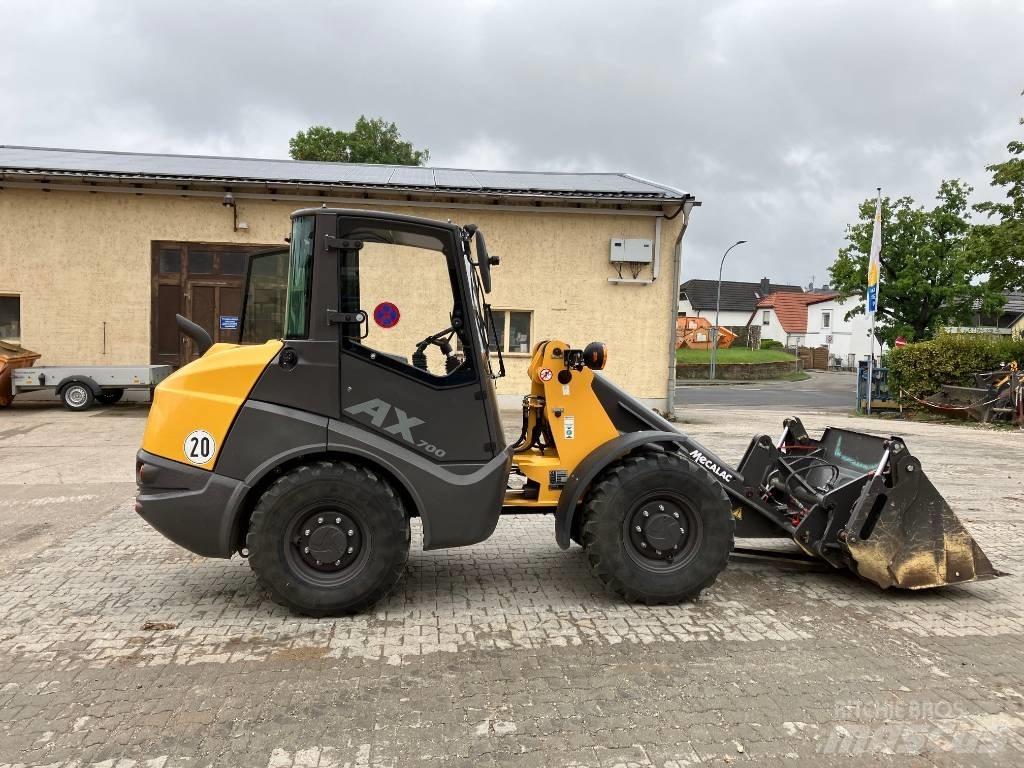 Mecalac AX 700 Gumikerekes homlokrakodók