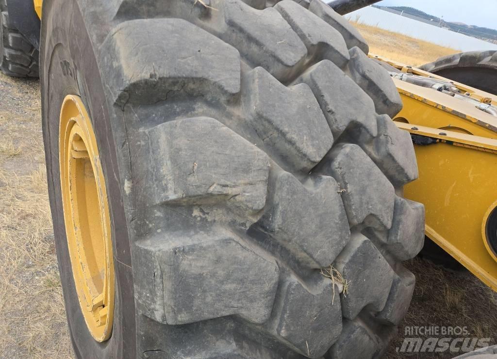 CAT 745 Csuklósdömperek
