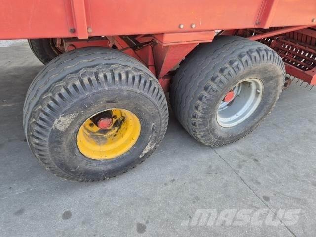 Kverneland TA 465 Önrakodó pótkocsik