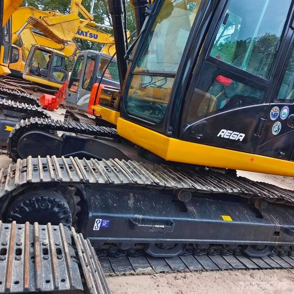 CAT 323 D Lánctalpas kotrók