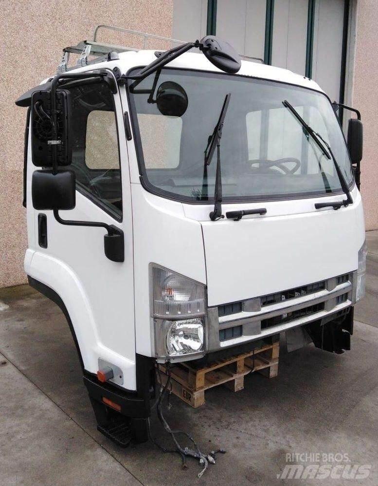 Isuzu FRR Euro 5 Vezetőfülke és belső tartozékok