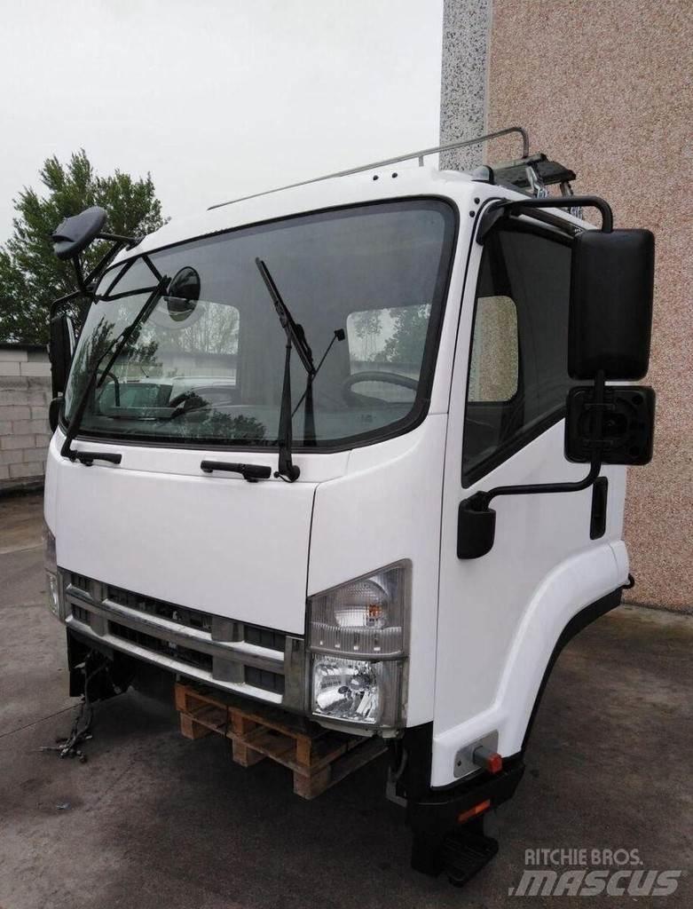 Isuzu FRR Euro 5 Vezetőfülke és belső tartozékok