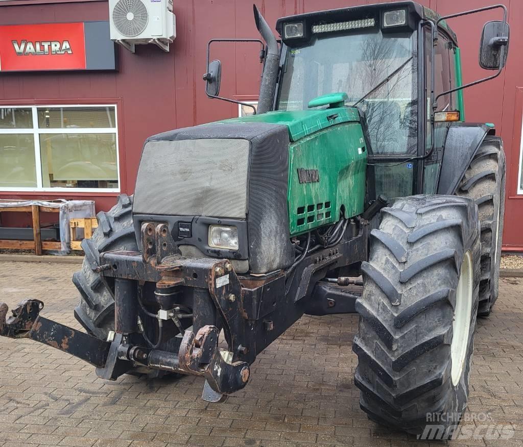 Valtra 8150 Traktorok