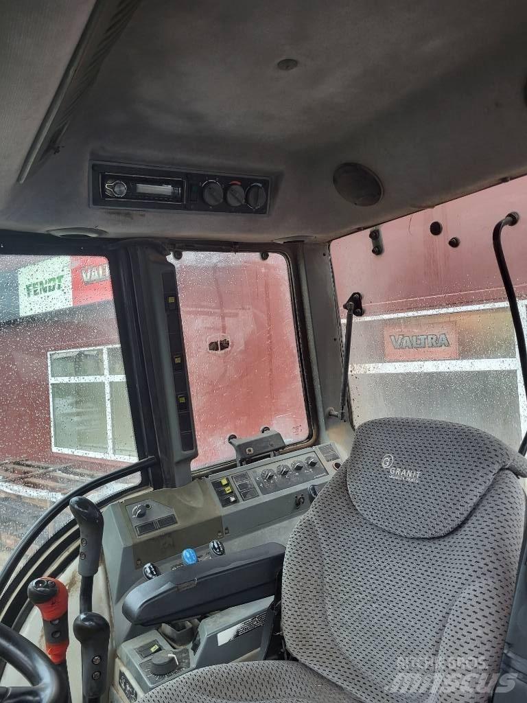 Valtra 8150 Traktorok