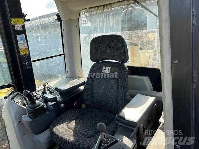 CAT 963D - Speciális kotrók