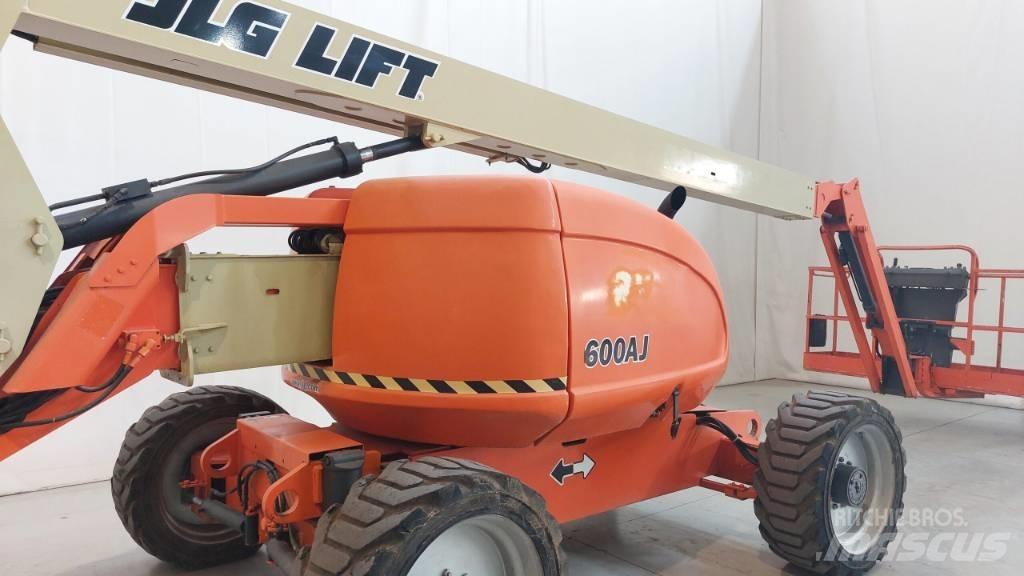 JLG 600 AJ Karos emelők
