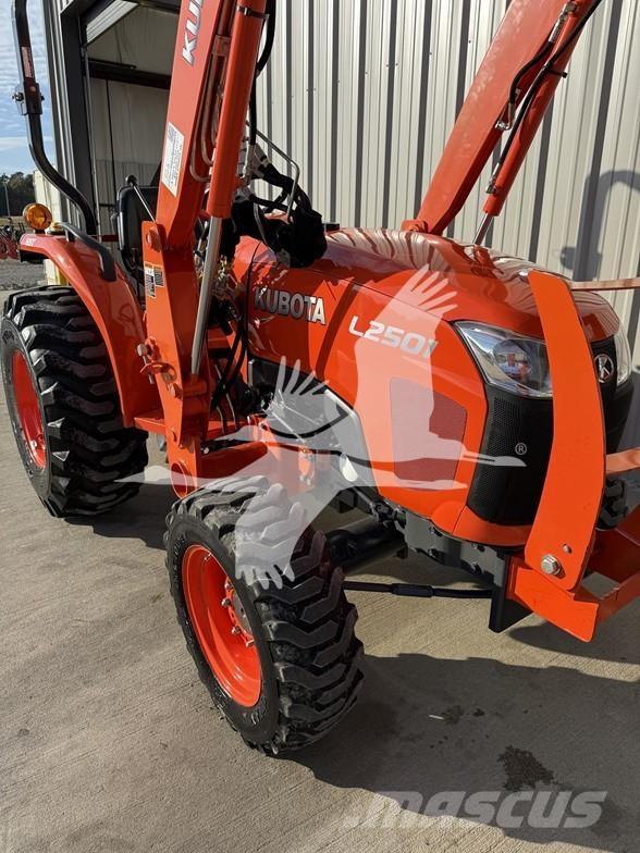 Kubota L2501 Traktorok