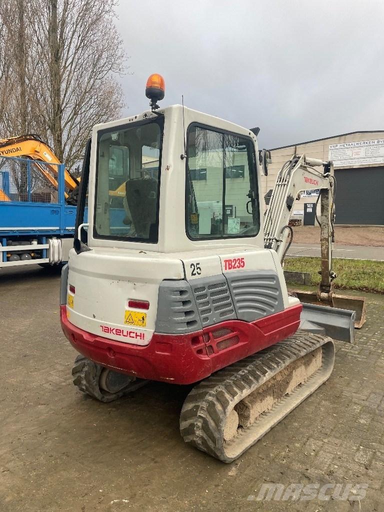 Takeuchi Tb235 Mini kotrók < 7t