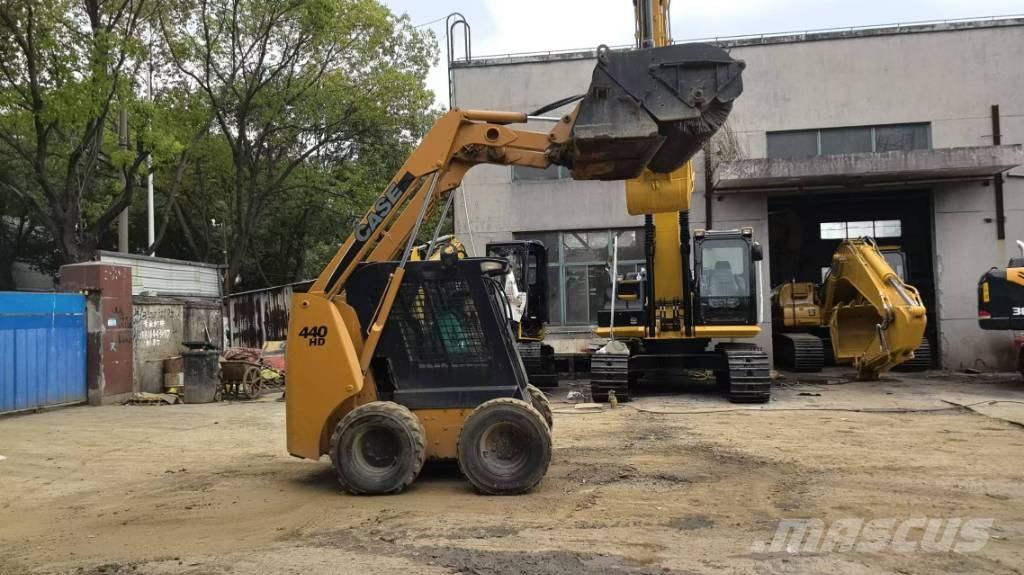 CASE 440 HD Kompaktrakodók