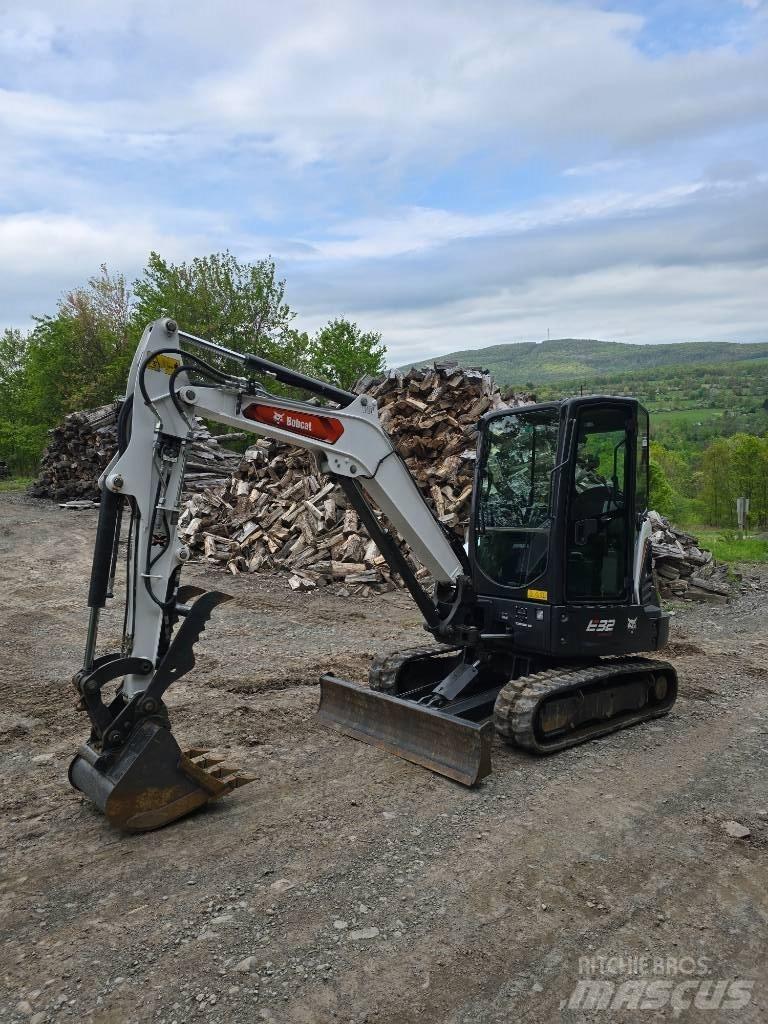 Bobcat E 32 Mini kotrók < 7t