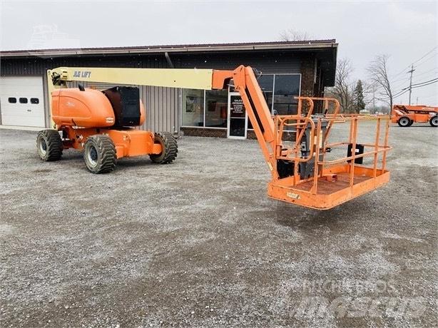 JLG 800 AJ Karos emelők