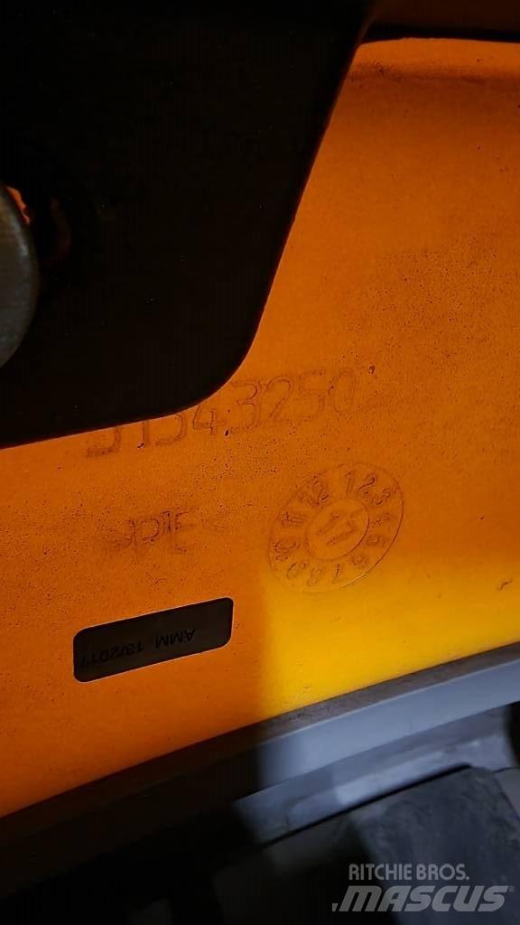 Jungheinrich EZS570 Nyergesvontatók