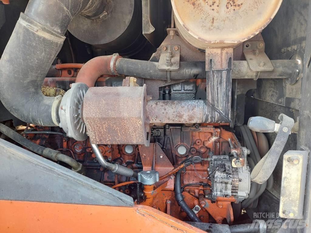 Hitachi ZW250 Gumikerekes homlokrakodók