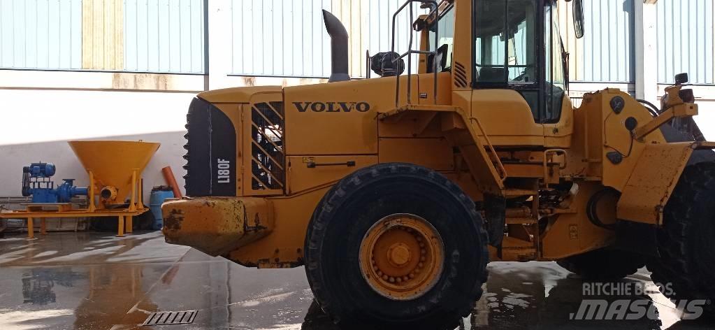 Volvo L 180 F Gumikerekes homlokrakodók
