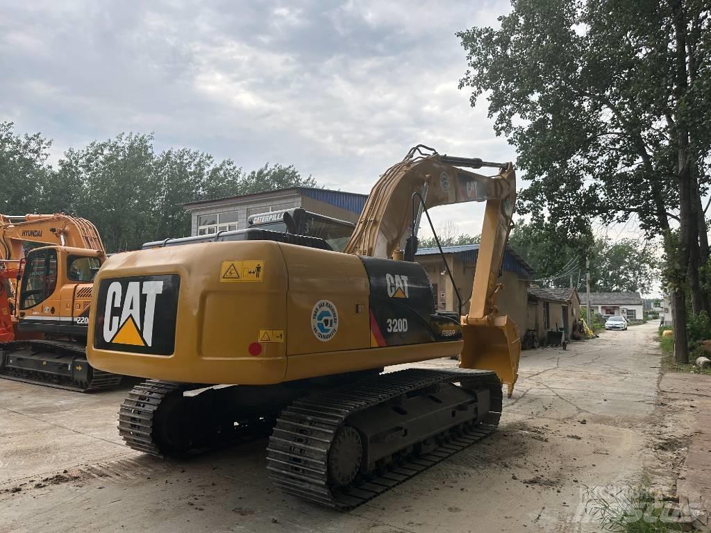 CAT 320D Lánctalpas kotrók