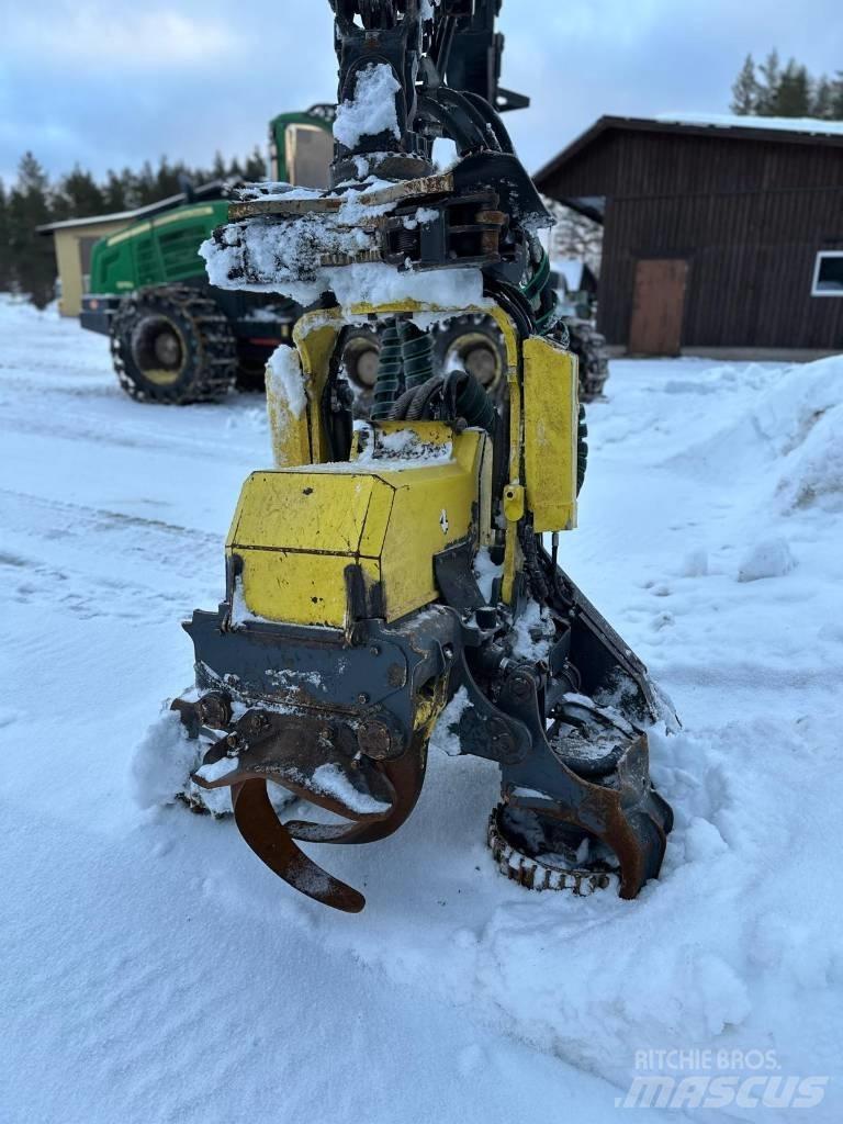 John Deere 1270 G Betakarítók