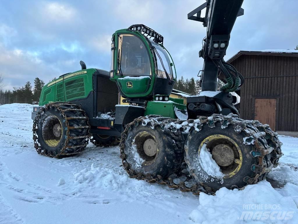 John Deere 1270 G Betakarítók