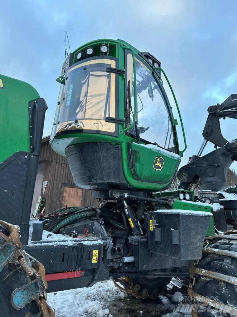 John Deere 1270 G Betakarítók