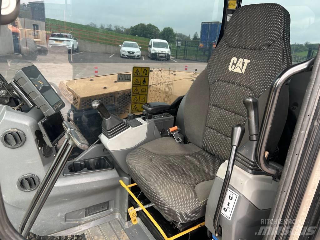 CAT 306 Mini kotrók < 7t