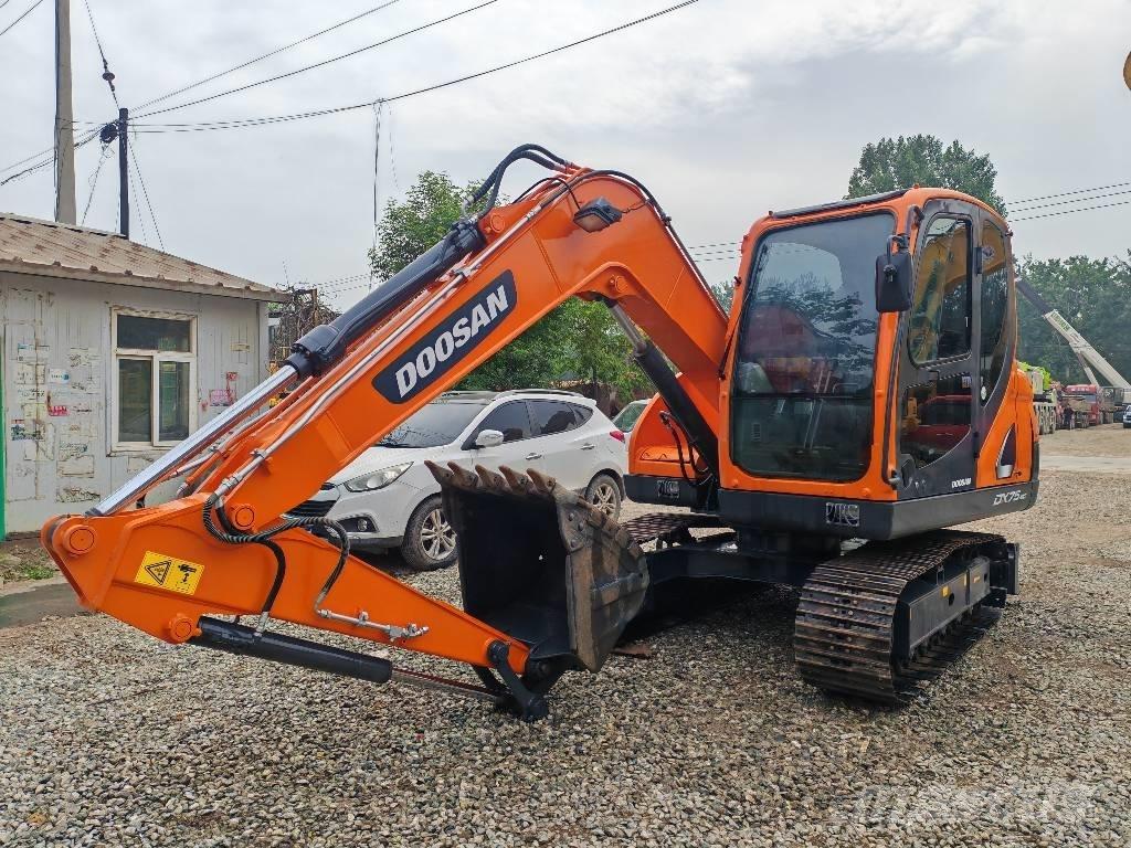 Doosan DX75-9C Közepes (midi) kotrók 7 t - 12 t