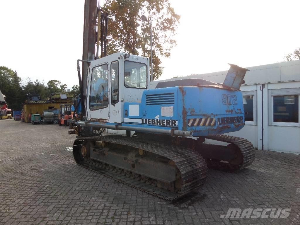 Liebherr R 902 Mobil fúró teherautók