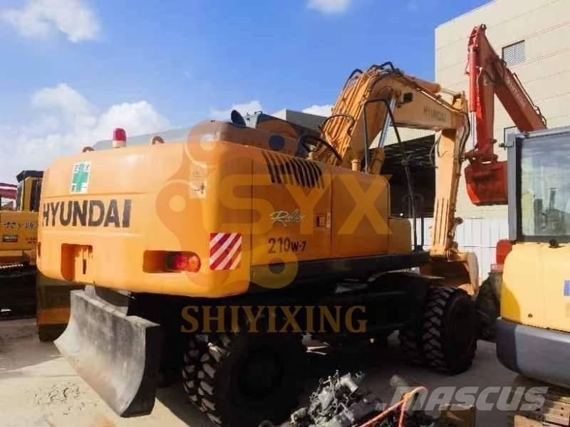 Hyundai 210W-7 Gumikerekes kotrók