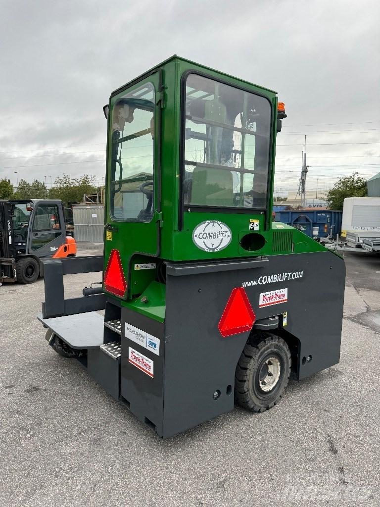 Combilift C4000ET Tolóoszlopos négyutas targonca