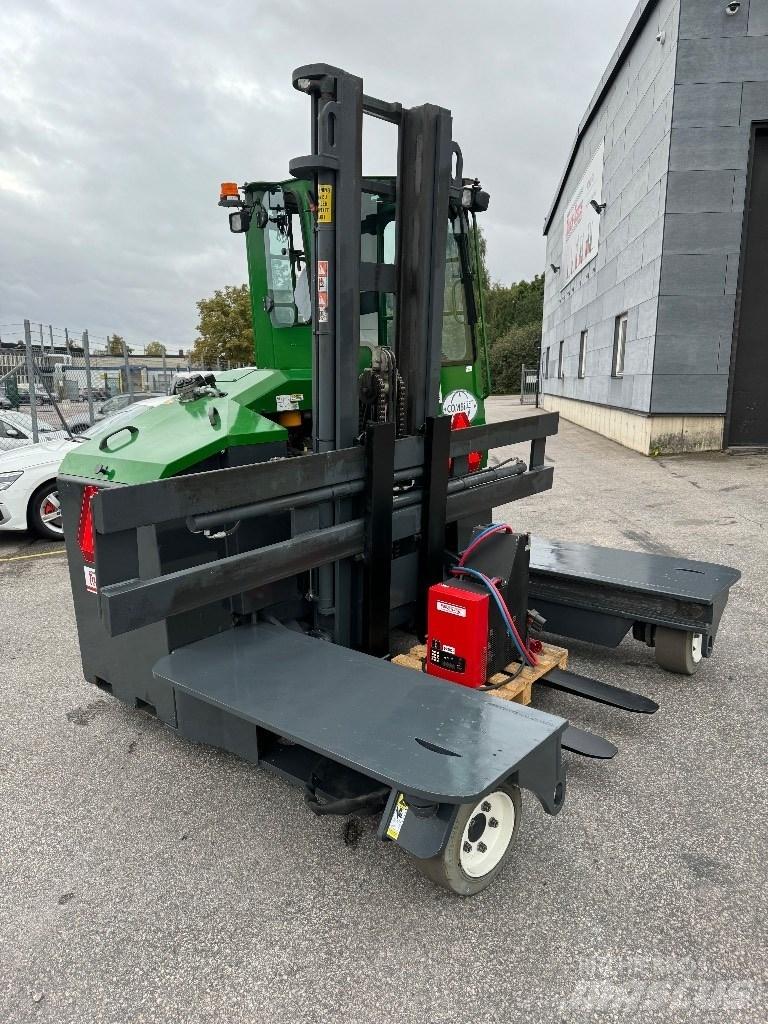 Combilift C4000ET Tolóoszlopos négyutas targonca