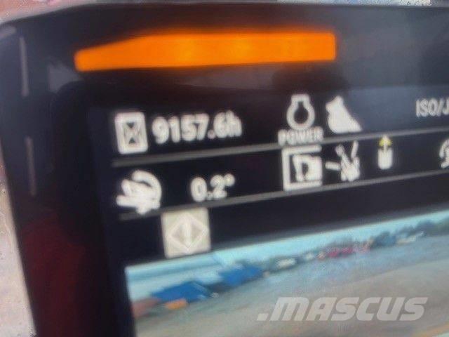 CAT 320 Lánctalpas kotrók