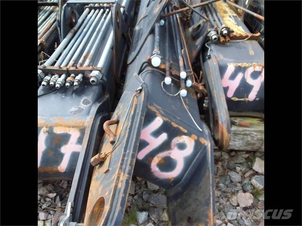 Loglift 210 Betakarító daruk