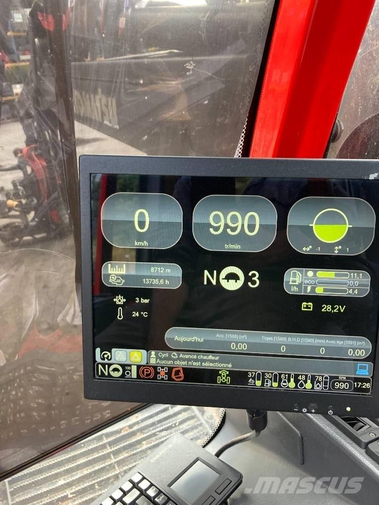 Komatsu 931 Betakarítók