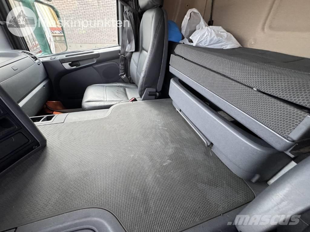 Scania P 320 Dobozos teherautók