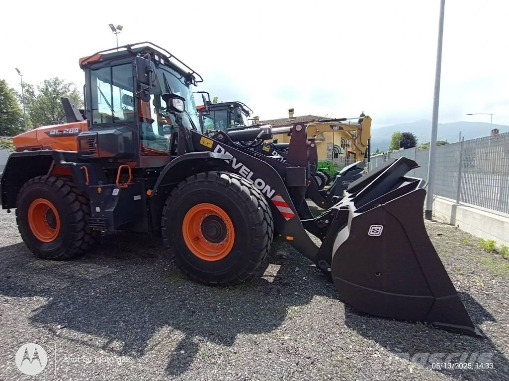 Develon DL 280-7 Gumikerekes homlokrakodók