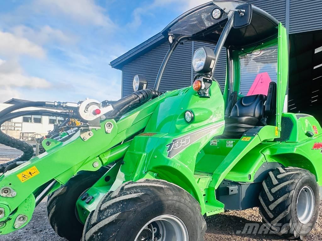 Avant 735 Univerzális rakodók