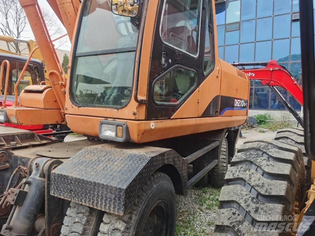 Doosan DH 210 W-7 Gumikerekes kotrók