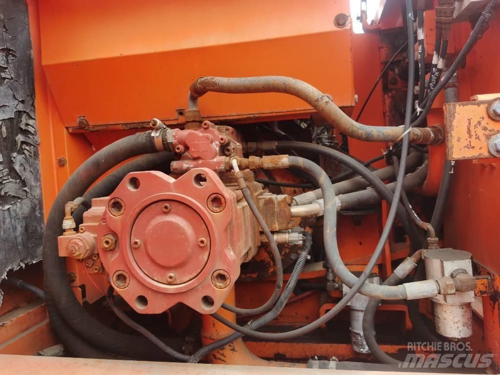 Doosan DH 210 W-7 Gumikerekes kotrók