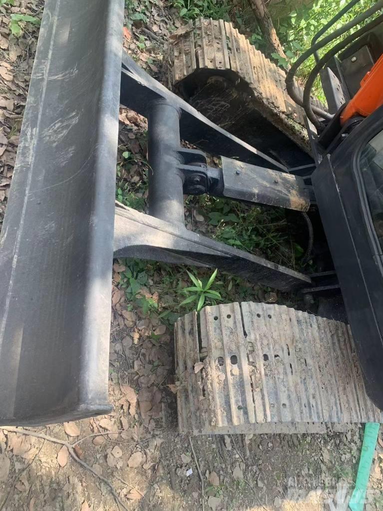 Hitachi ZX60 Lánctalpas kotrók