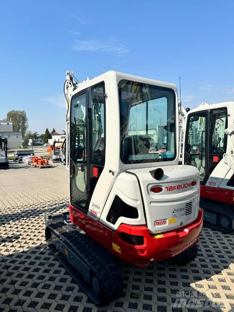 Takeuchi TB 225 V0 Mini kotrók < 7t
