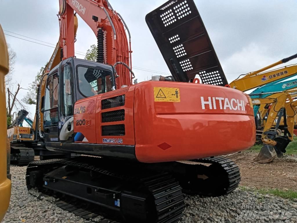 Hitachi ZX 200 Lánctalpas kotrók