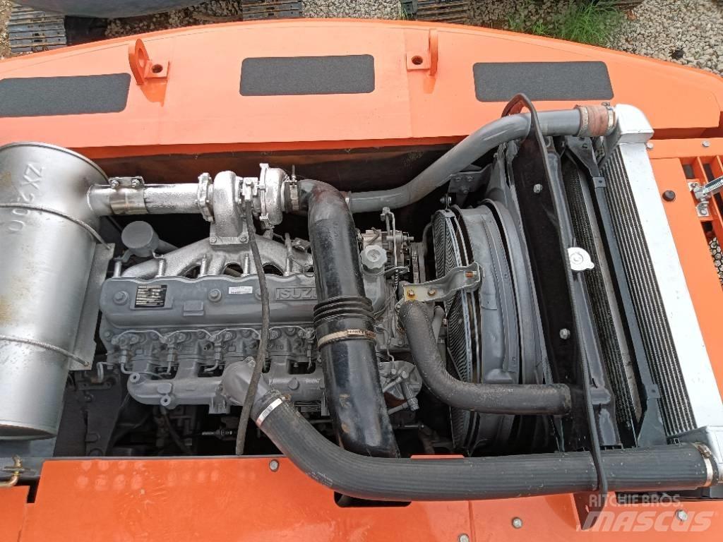Hitachi ZX 200 Lánctalpas kotrók