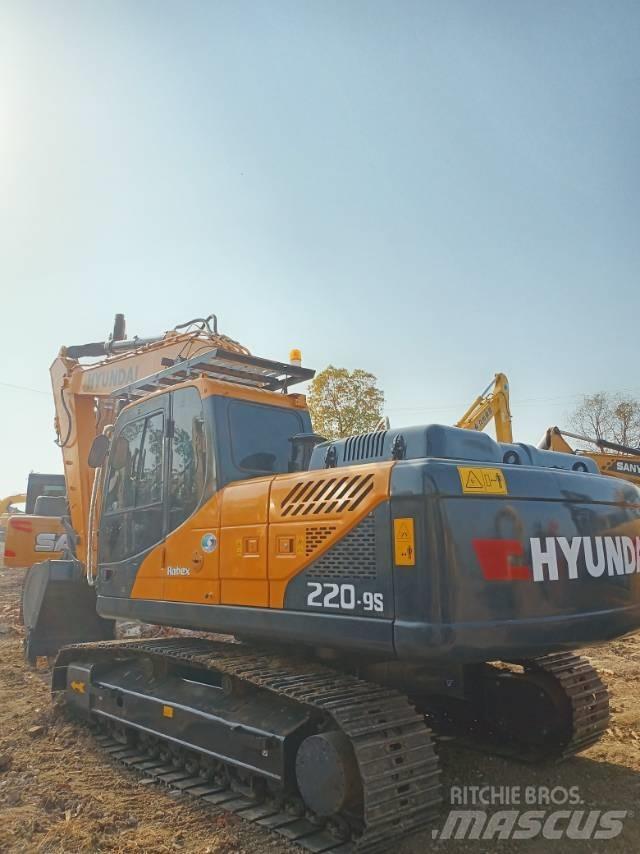 Hyundai R220-9 Lánctalpas kotrók