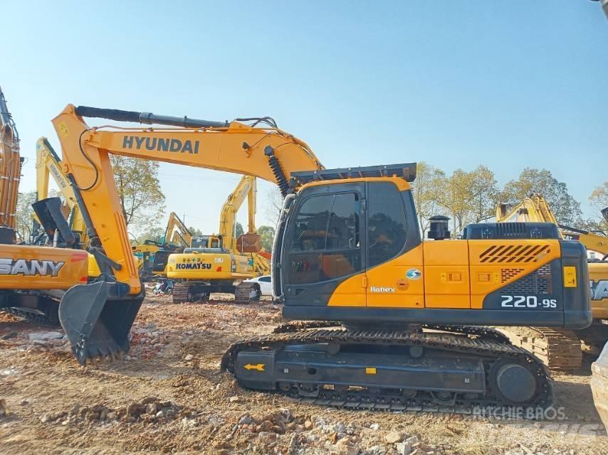 Hyundai R220-9 Lánctalpas kotrók
