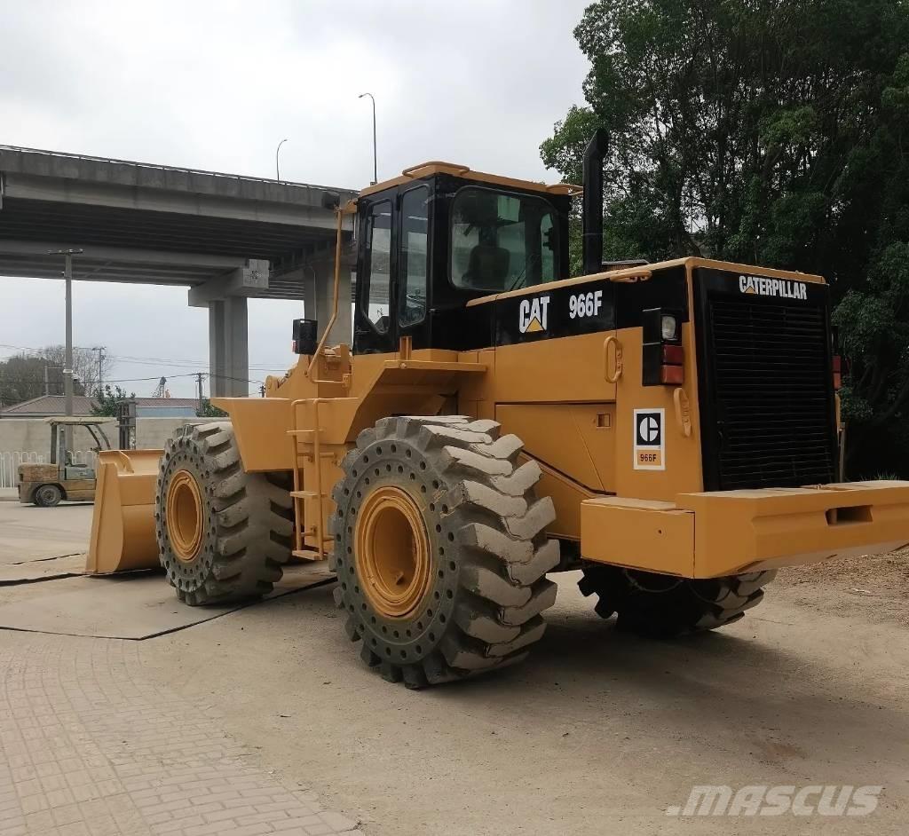 CAT 966 F Gumikerekes homlokrakodók