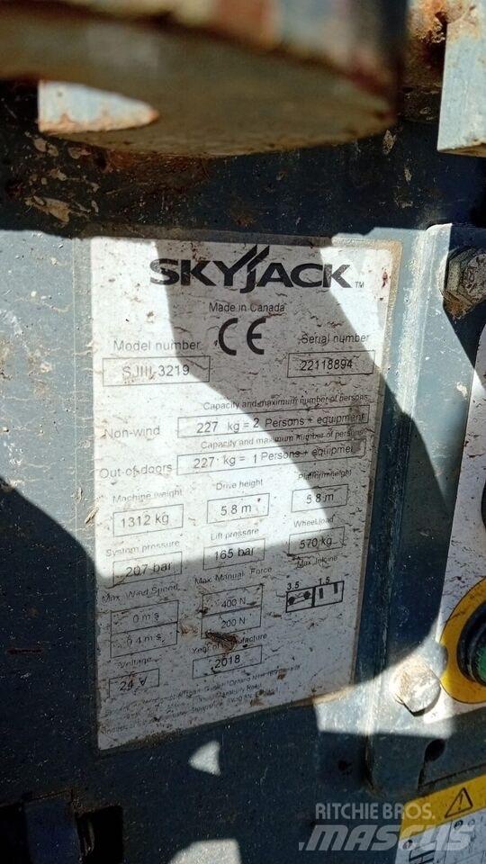 SkyJack SJ 3219 Ollós emelők