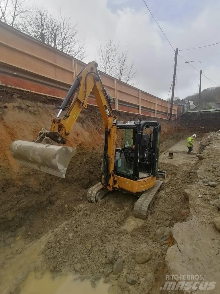 CAT 303.5 Mini kotrók < 7t